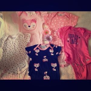 Set of 5 Gerber brand bodysuits for 3 month girl
